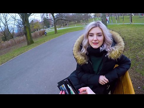❤️ Sväljer en främlings het sperma för pengar - avsugning i parken av Eva Elfie ️ Just porr at us ❌️